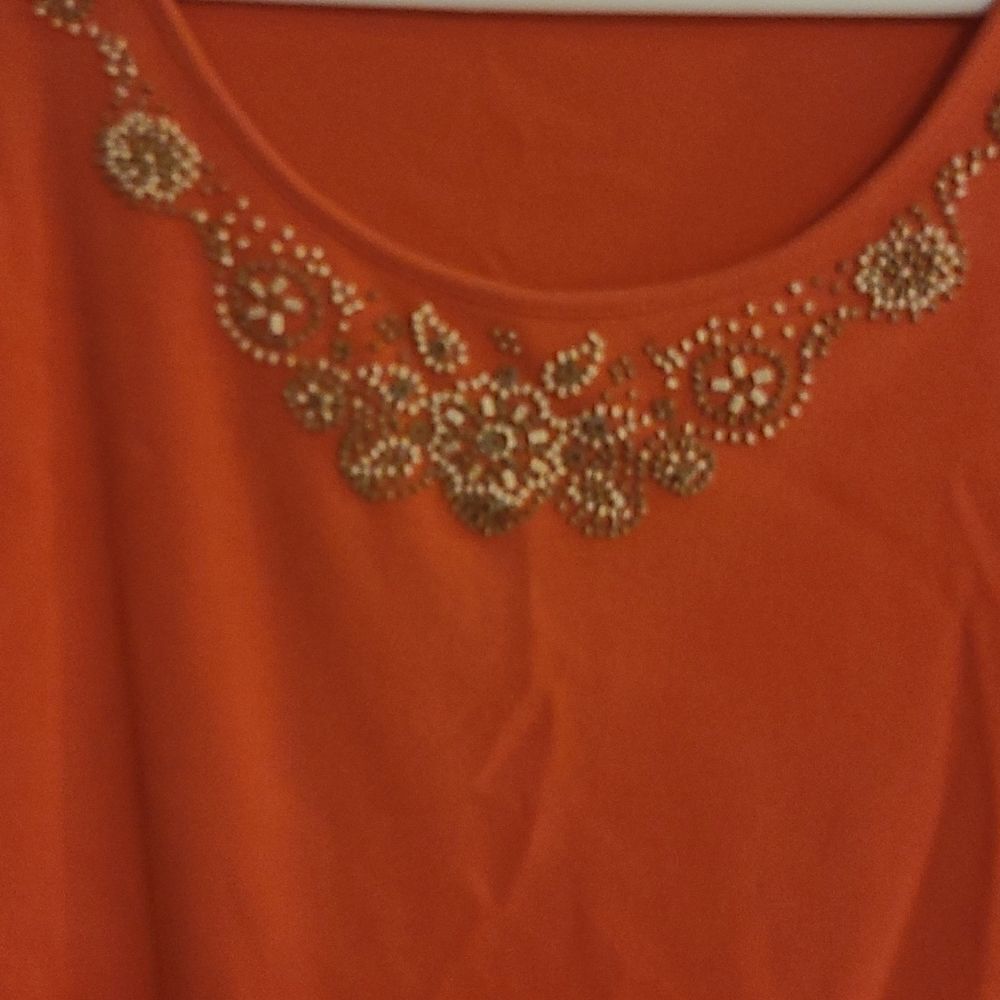 Large Classic Elements Short Sleeve Orange Top - Picture 2 of 4